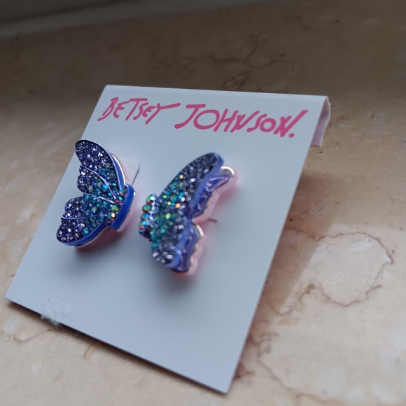 Betsey Johnson Purple Crystal Butterfly 🦋  3D Stud Earrings NWT. - Picture 3 of 7